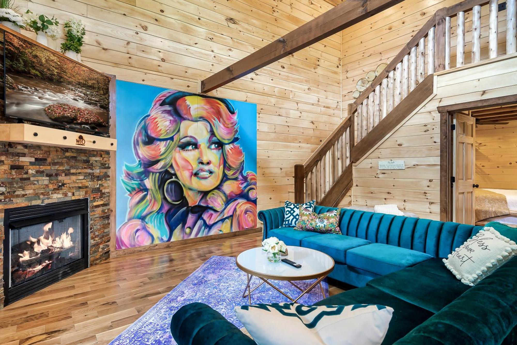 Smokiesboutiquecabins Would Love To Host You At Dolly'S Cute Cabin! 4 Suites With Private Bathrooms - Hot Tub, Fire Pit, Game Room, Resort Pool Open Memorial Day Through Labor Day! Gatlinburg Dış mekan fotoğraf