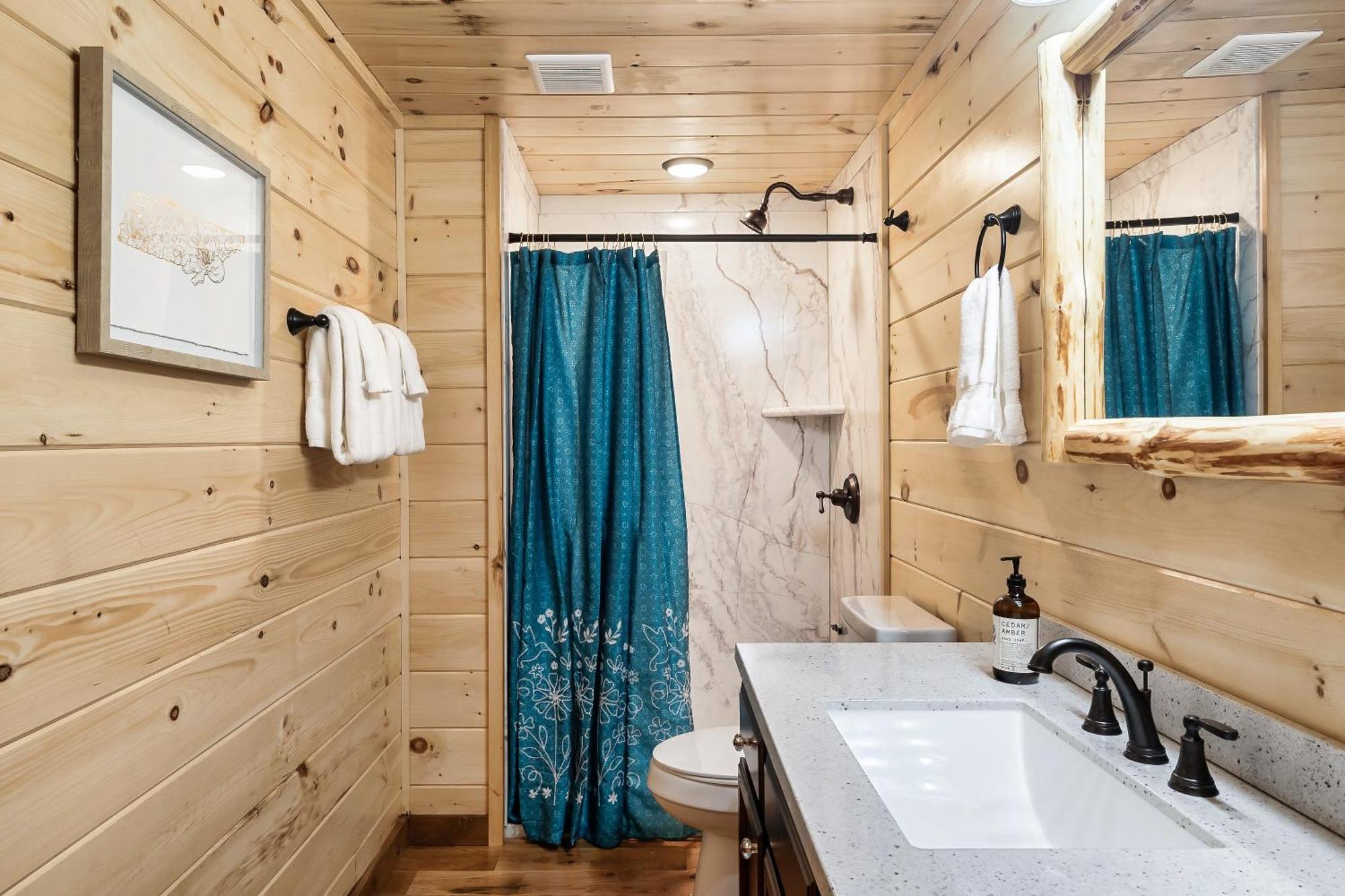 Smokiesboutiquecabins Would Love To Host You At Dolly'S Cute Cabin! 4 Suites With Private Bathrooms - Hot Tub, Fire Pit, Game Room, Resort Pool Open Memorial Day Through Labor Day! Gatlinburg Dış mekan fotoğraf