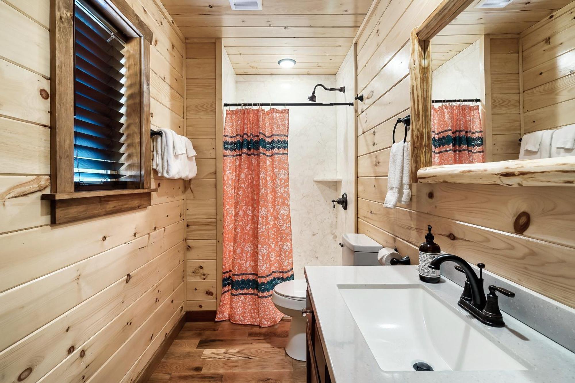 Smokiesboutiquecabins Would Love To Host You At Dolly'S Cute Cabin! 4 Suites With Private Bathrooms - Hot Tub, Fire Pit, Game Room, Resort Pool Open Memorial Day Through Labor Day! Gatlinburg Dış mekan fotoğraf